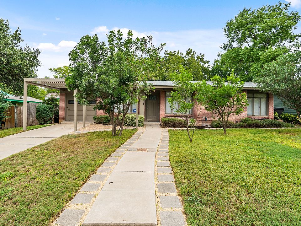 1st image of 111 Chelsea Dr