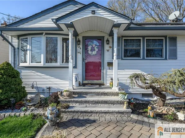 124 Inwood Ave, Colonia, NJ 07067