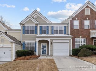 8216 Gossomer Bay Dr, Charlotte, NC 28270