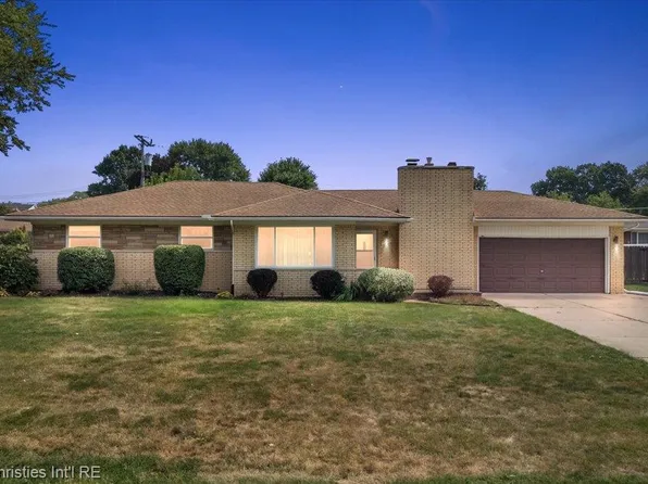 37674 Andrew Dr, Sterling Heights, MI 48312