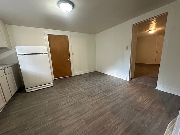 3rd image of 1124 Pulliam Ave