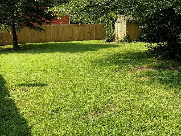 205 Croft St — Photo 33