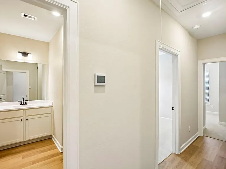 3085 Sorrento Hill Dr — Photo 18