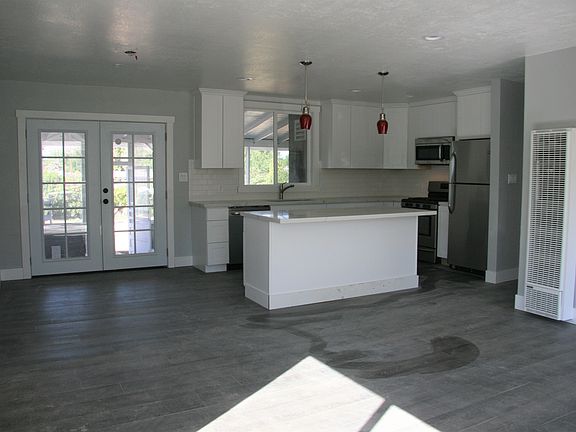 4th image of 44 Alvarado Ave
