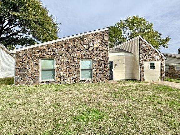 2nd image of 6184 Holly Park Dr