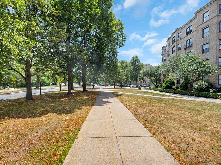 11 Park Dr #22 — Photo 31