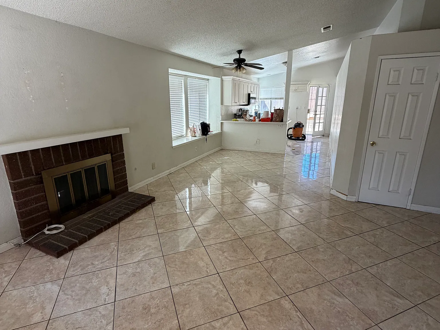 3 bed, 1100 sqft, $2,900 — Photo 1