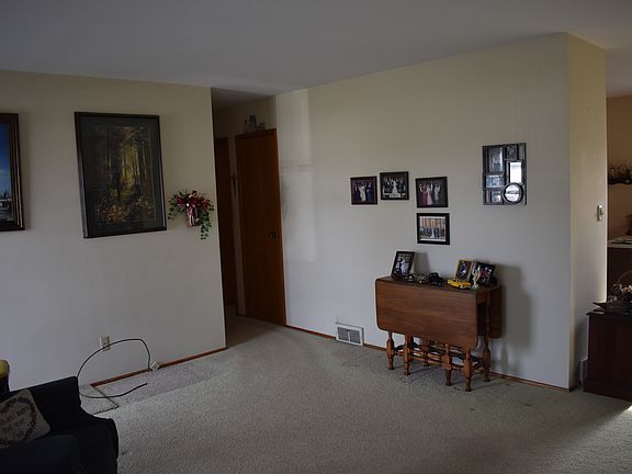 5th image of 1748 Lynn Dr
