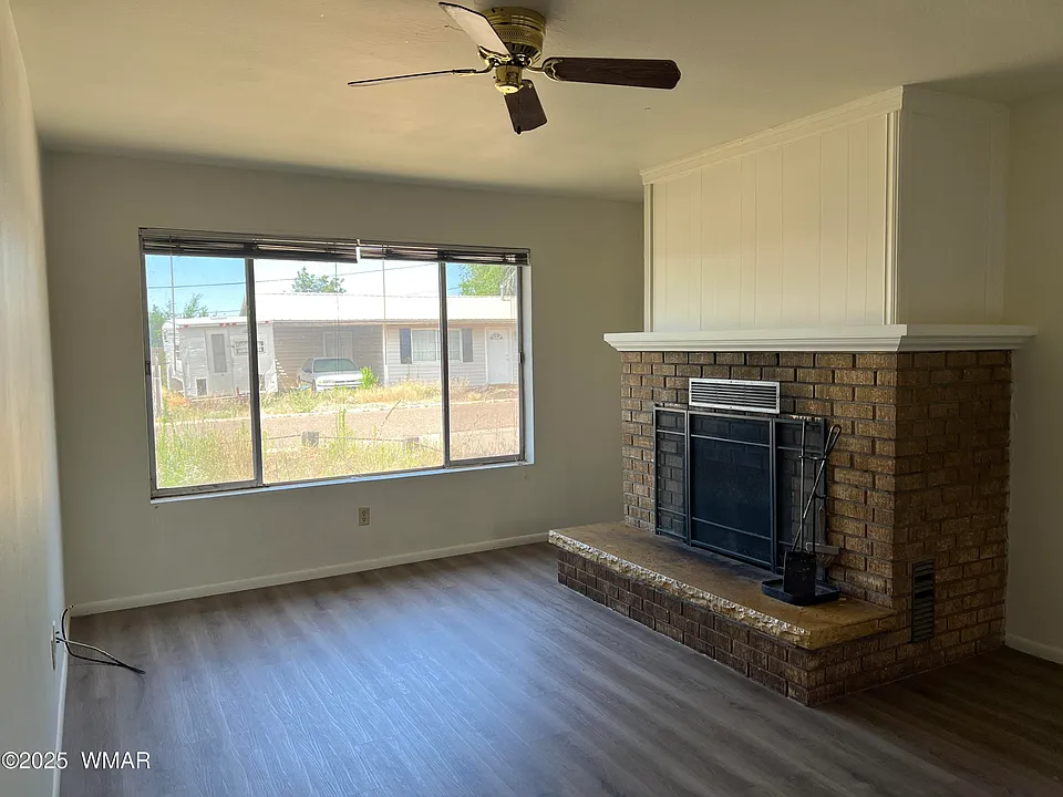 345 N 1 1/2 St