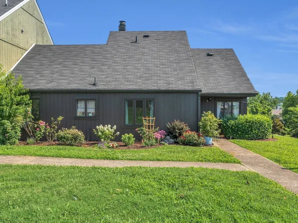 210 Raintree Dr, Hermitage, TN 37076