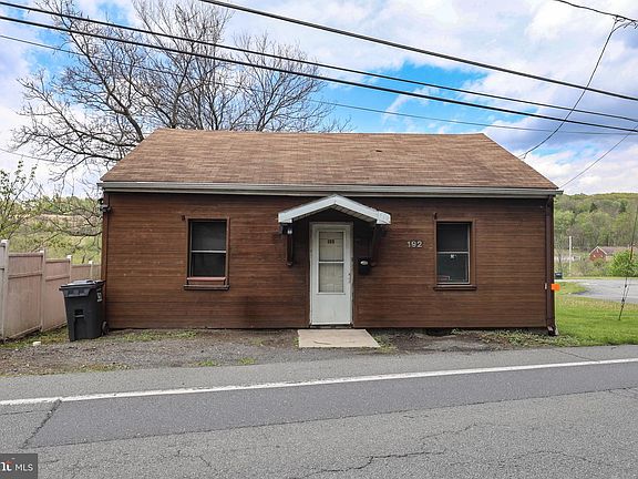 4th image of 192 Chestnut St