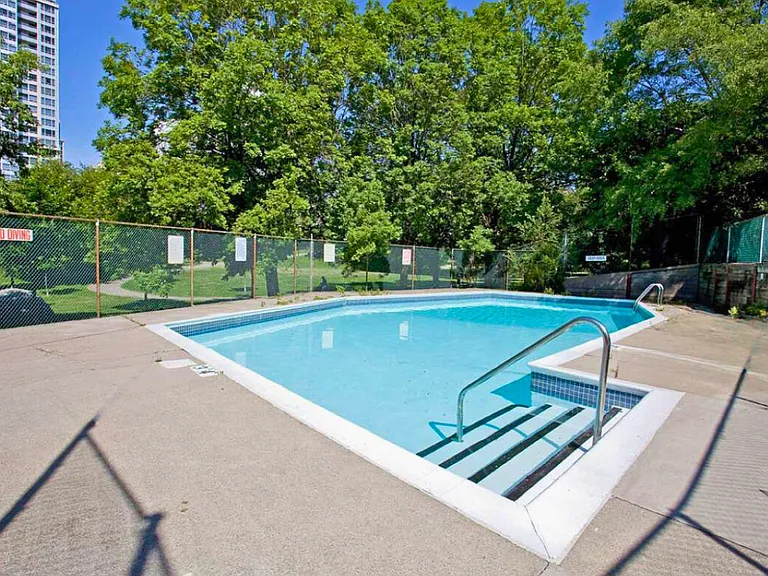 11 Dervock Cres #75 — Photo 4