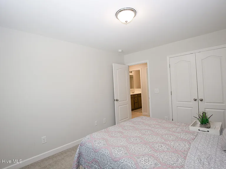 88 Kensington Dr — Photo 45
