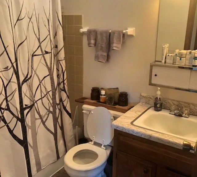 2533 N Oakland Ave — Photo 6