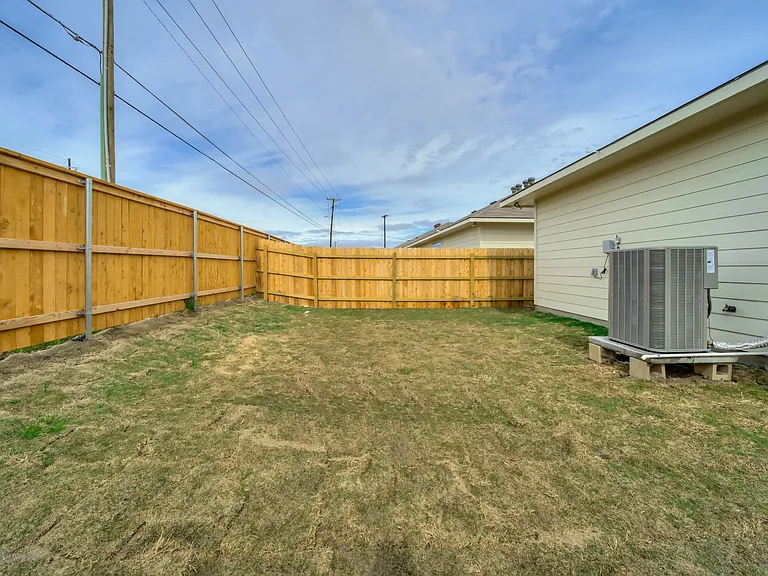 1595 Case Rd — Photo 3