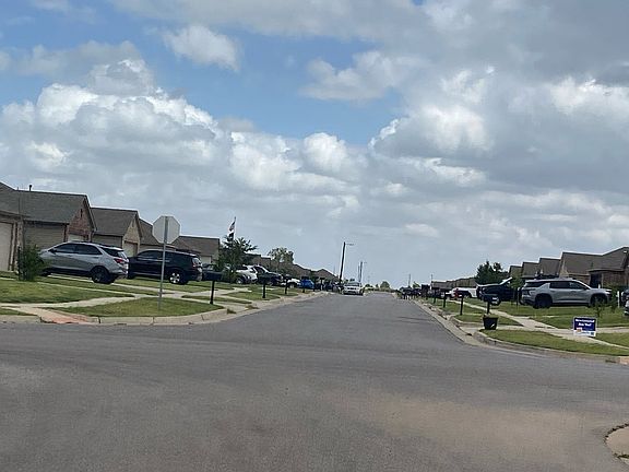 5th image of 1625 Chuck Wagon Dr