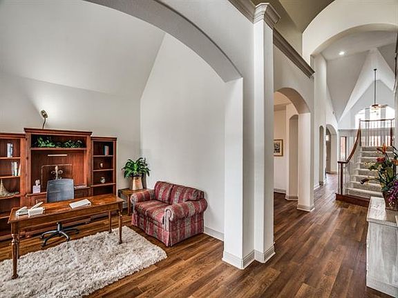 3rd image of 5434 Travis Dr