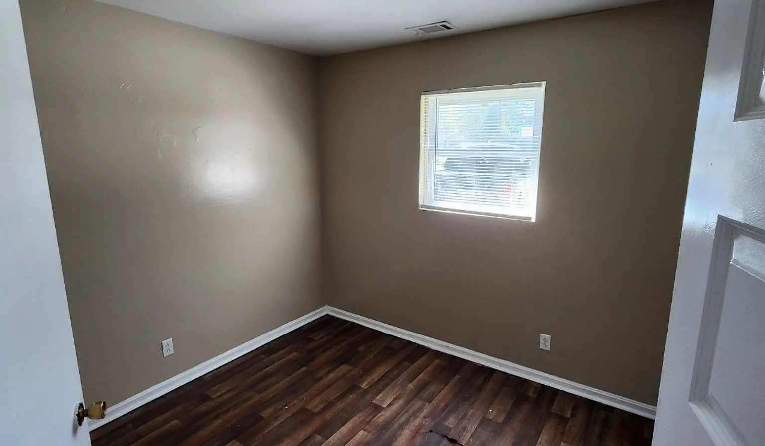 1809 Cheryl dr is a 4/2 Cute house new floors and paint near Ft Gordon — Photo 3