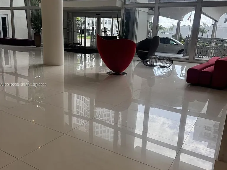 5701 Collins Ave #511 — Photo 4