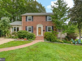 7420 Dickenson St, Springfield, VA 22150