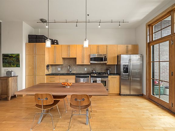 3rd image of 601 Lincoln Avenue UNIT R1A