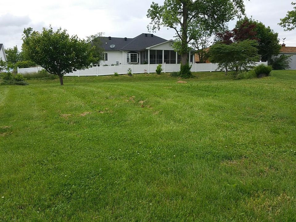1st image of 15 Peachtree Pl