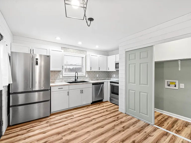 514 Gainey Dr — Photo 10