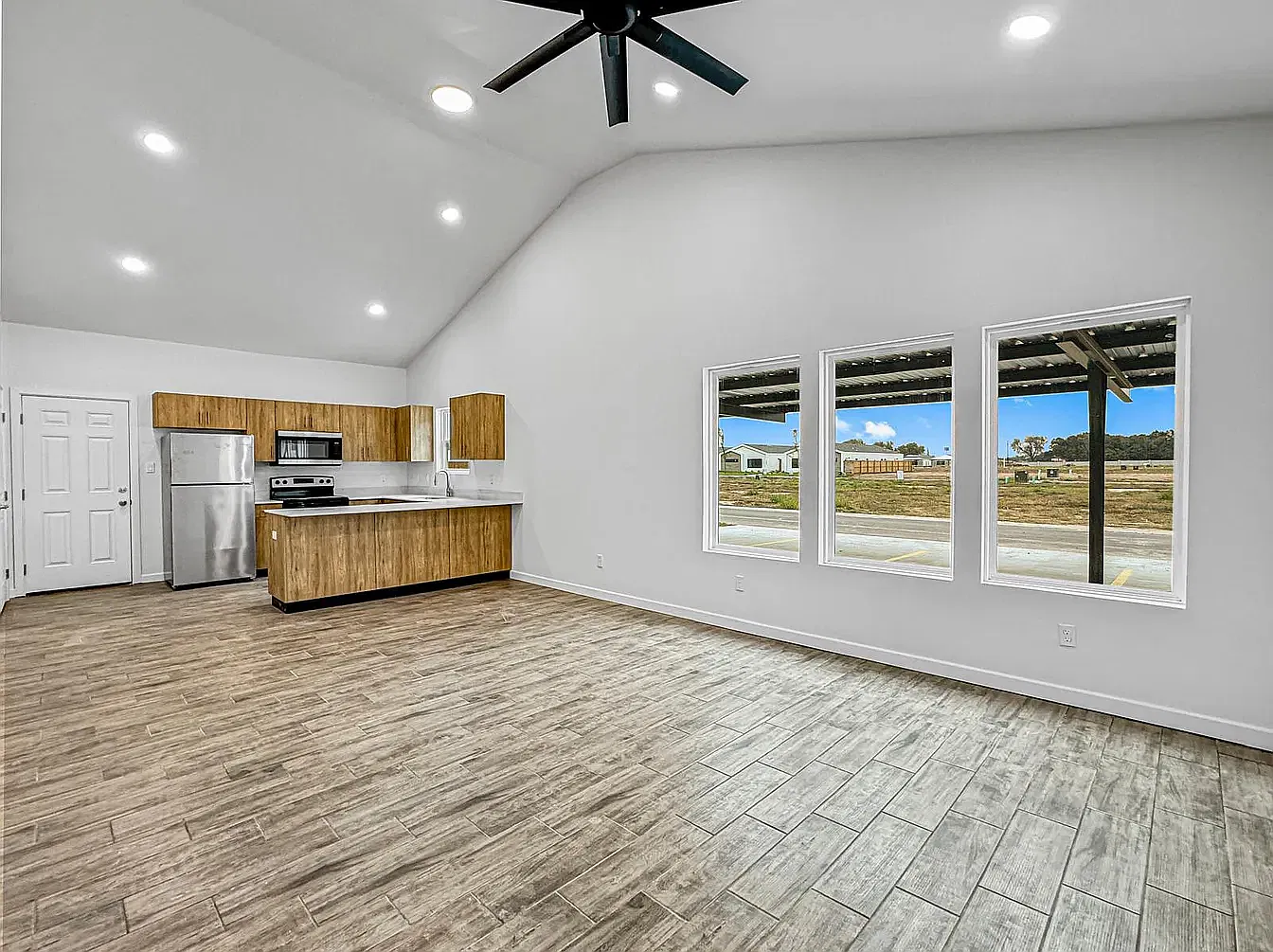 2 bed, 1050 sqft, $1,125 — Photo 3