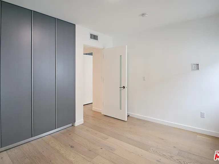 11785 Gateway Blvd #2 — Photo 10