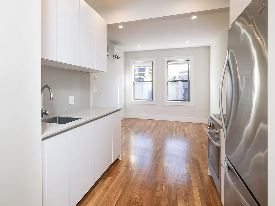 1000 Commonwealth Ave #32
