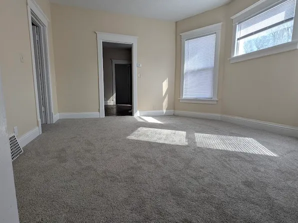 3430 Seward St, Omaha, NE 68111