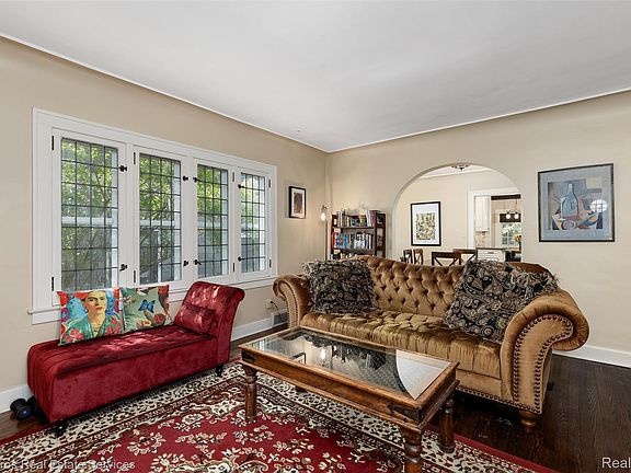 4th image of 641 Fisher Rd