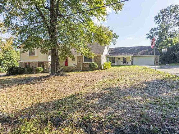 3rd image of 3451 Riverina Dr
