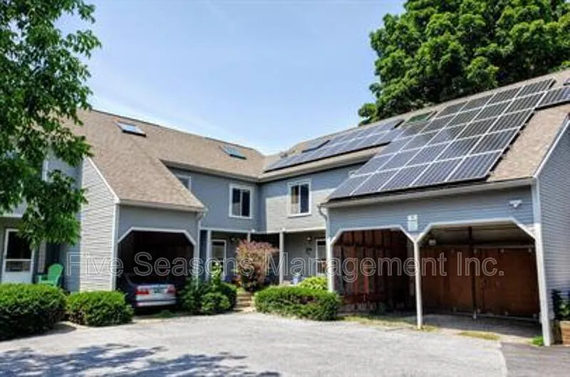 2 bed, 1.5 bath, 1164 sqft, $2,500 — Photo 1