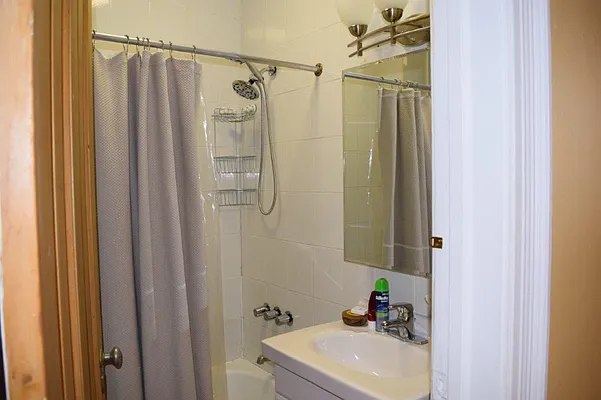 Rented by Dab Hold Corp | media 17