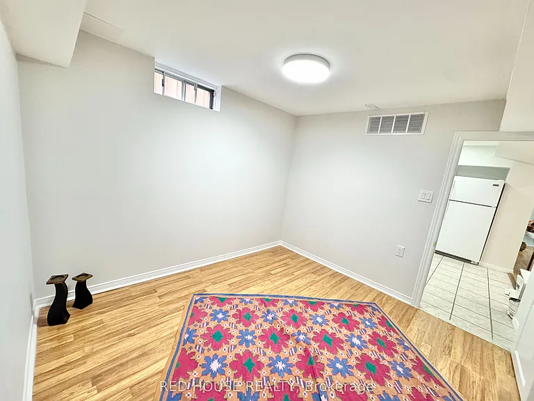 33 Forestside Ct — Photo 7