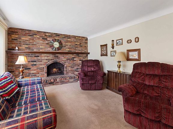 4th image of 24424 Lambrecht Ave