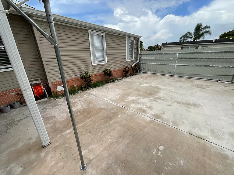 220 NE 12th Ave #1 — Photo 15