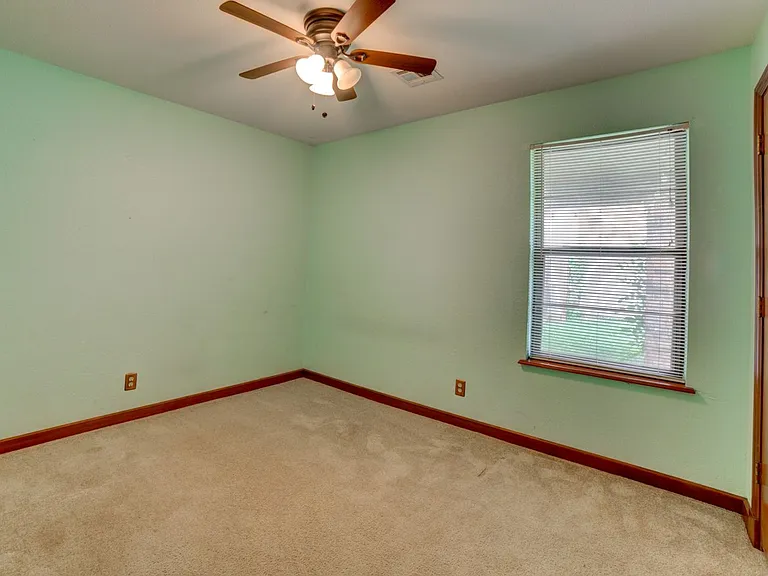 2505 E Princeton St — Photo 10