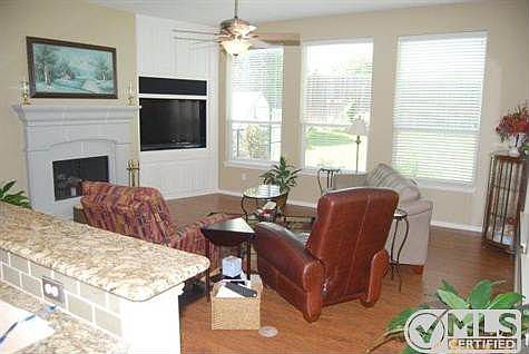 5th image of 5113 Comstock Cir
