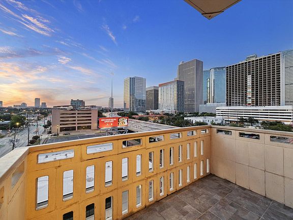 2nd image of 2016 Main St APT 622