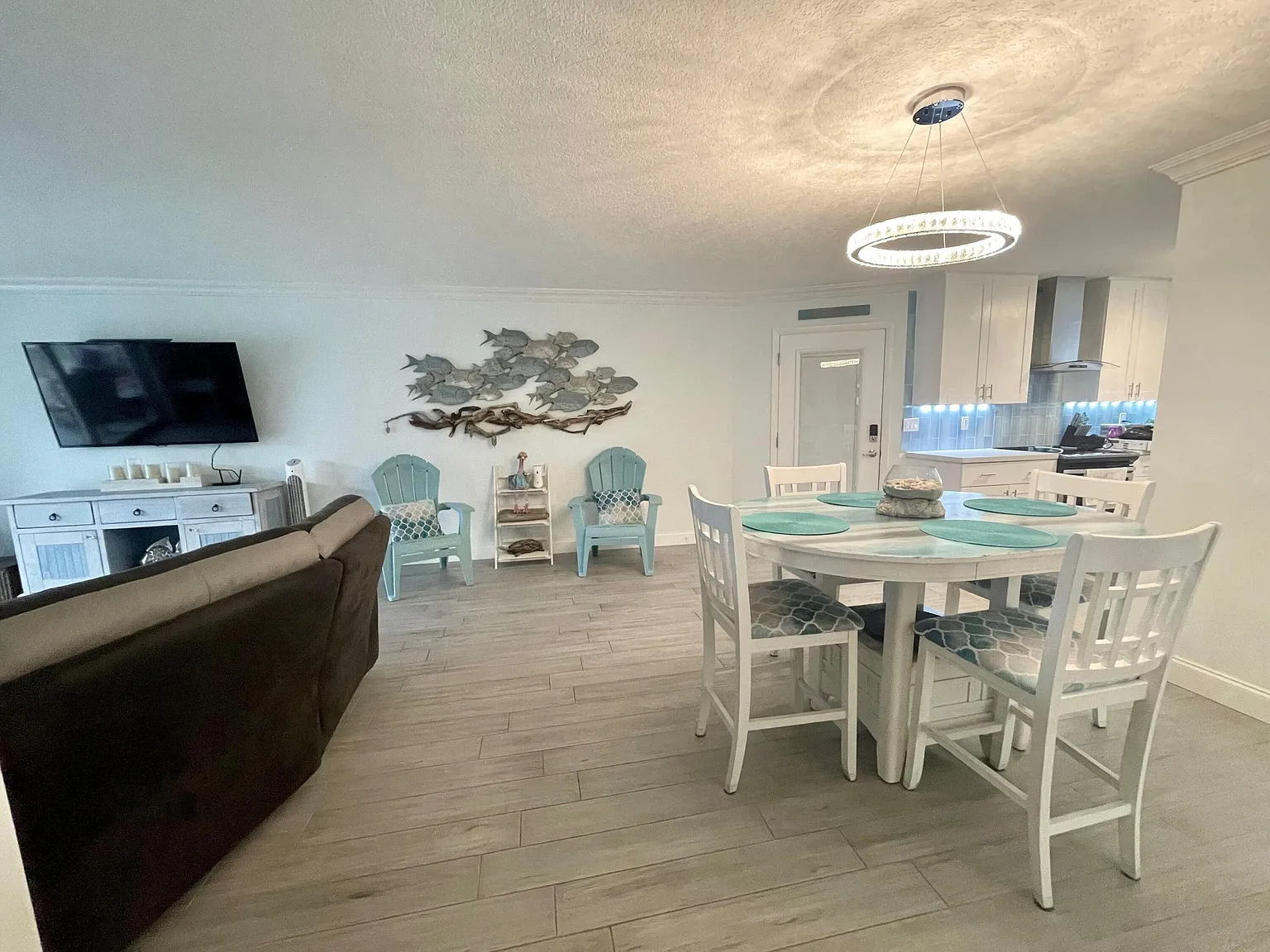2 bed, 2.0 bath, 962 sqft, $2,700 — Photo 4