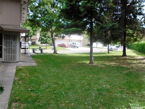 3rd image of 6430 Auburn Blvd APT 2