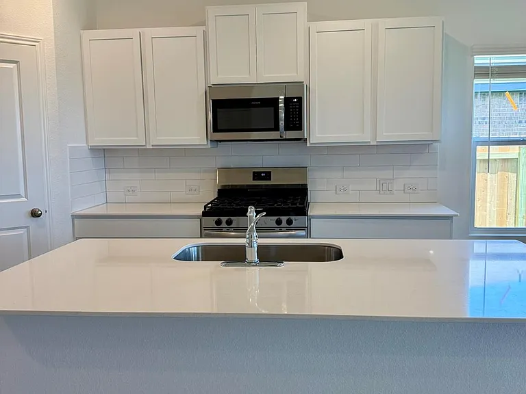 306 Camargue Dr — Photo 24