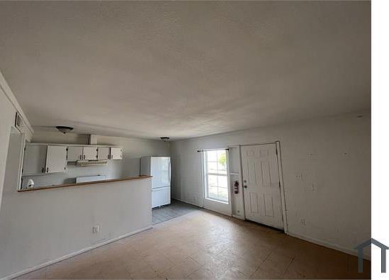 3rd image of 2705 W Tuckey Ln #2