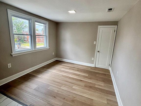 5th image of 6828 Oxford Ave Floor 2