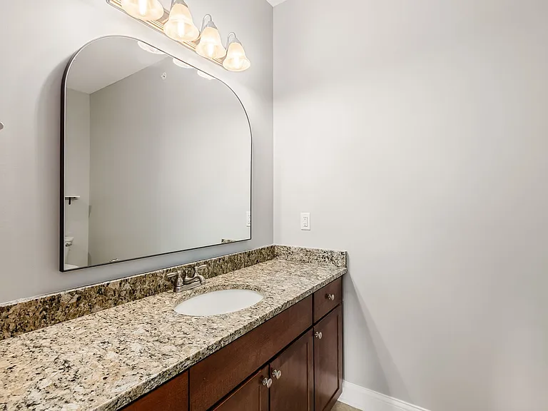 925 Ingleside Ave #215 — Photo 15