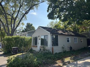 158 Big Foot St, Fontana, WI 53125