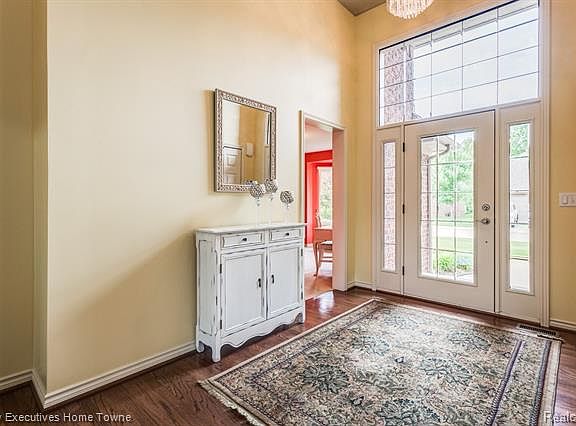 4th image of 6197 Pond Dr