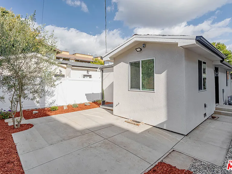 253 S Catalina Ave — Photo 5